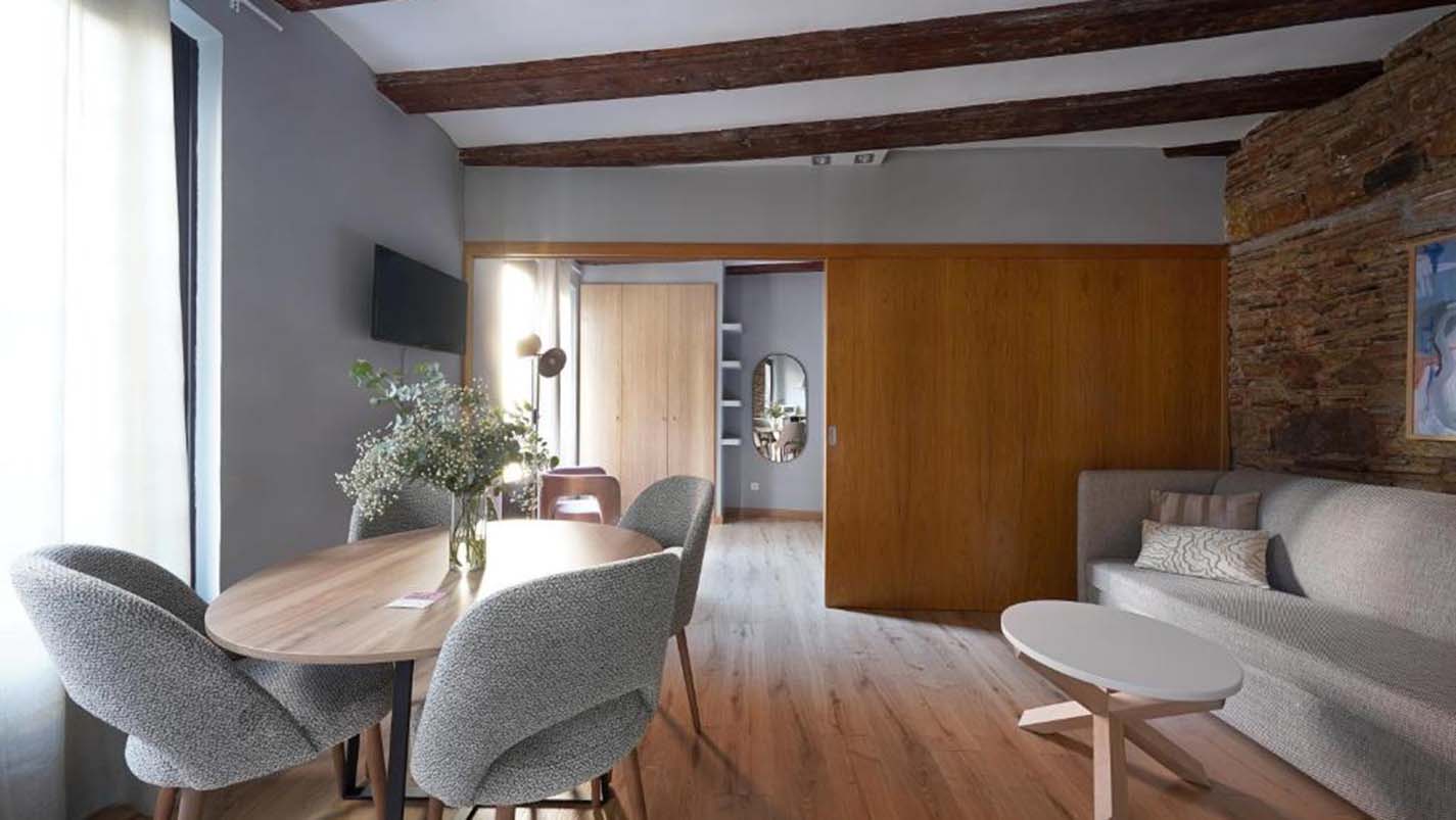 Experience Barcelona Like a Resident: Cozy Apartment Stays