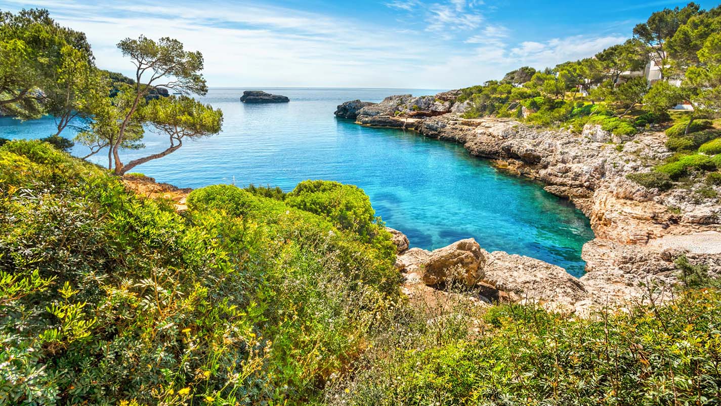 Navigating Your Way to Mallorca: Booking Your Flight with Ease