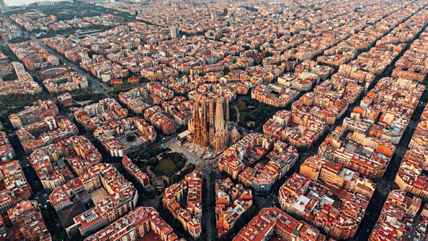 Unlocking Barcelona: Frequent Flyer Strategies for an Unforgettable Trip