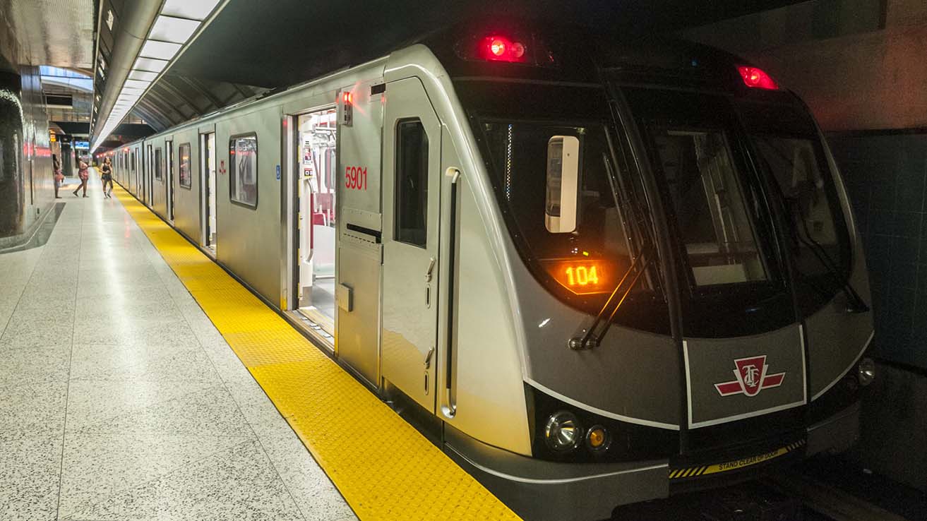 Toronto Subway Travel Guide: Navigating the City Like a Local