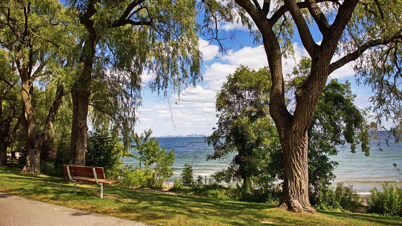 Exploring Mississauga’s Waterfront: Must-Visit Lakeside Destinations